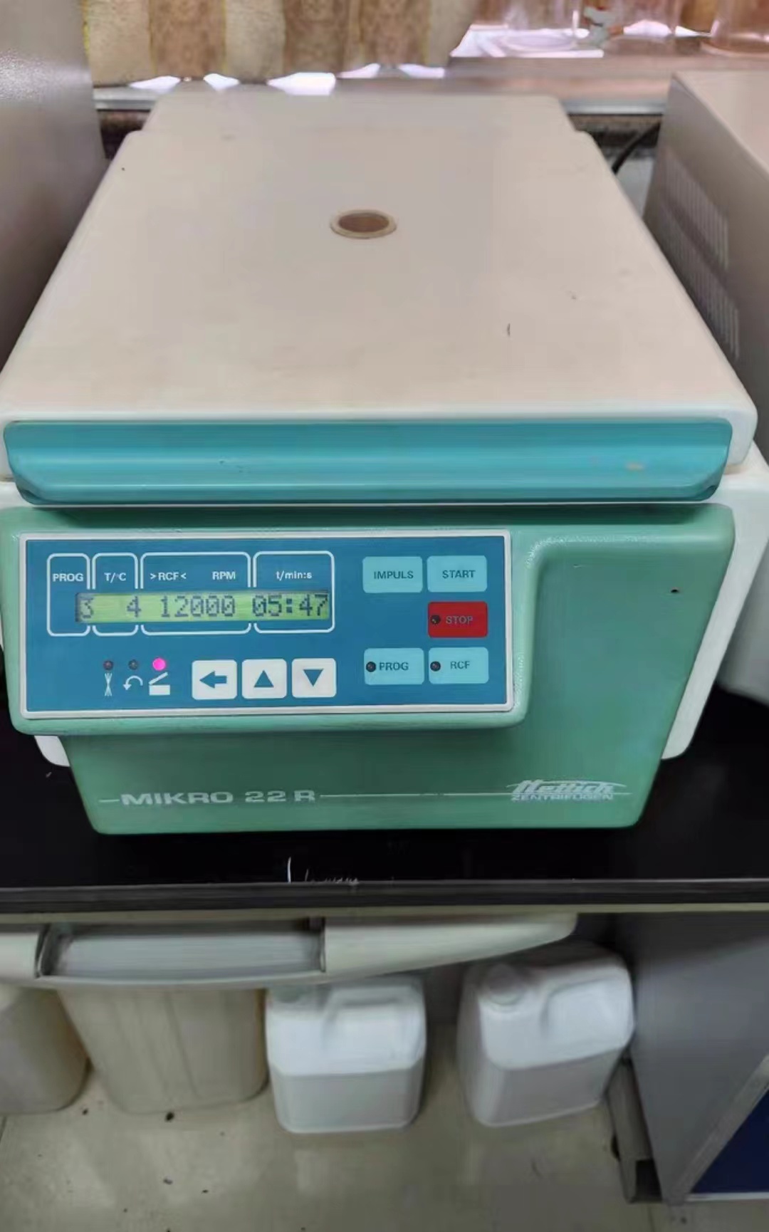 維修Hettich離心機(jī)時確保安全的措施